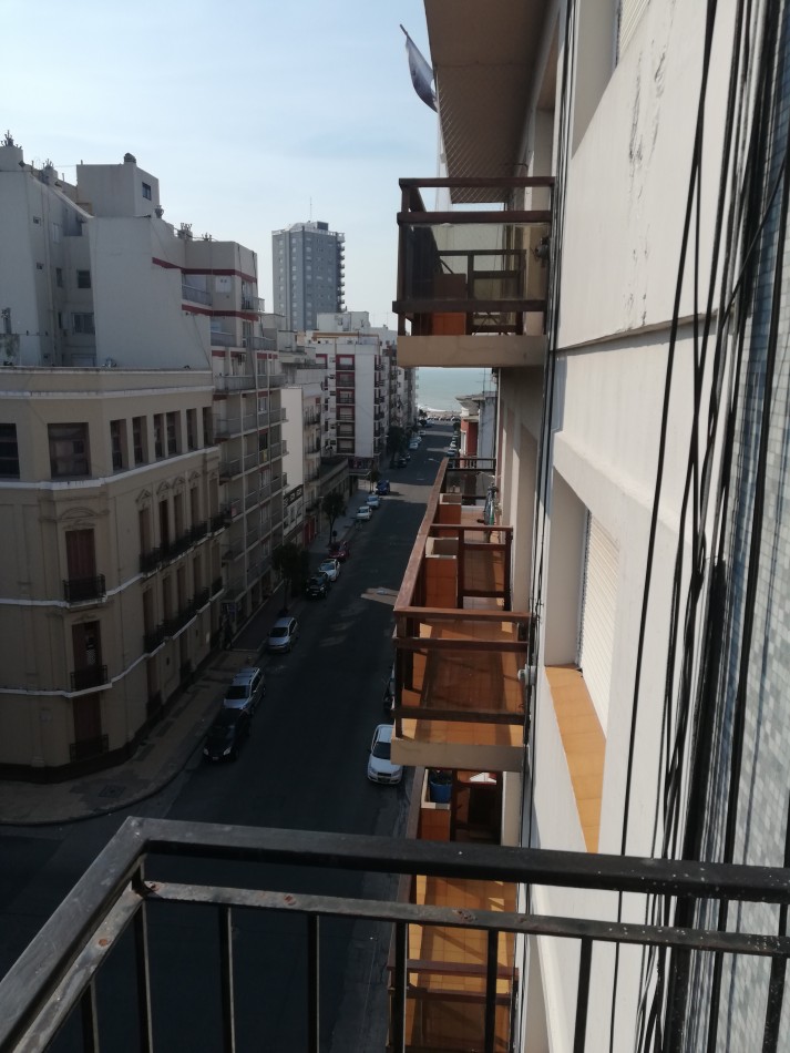 Ambiente a la calle La Perla Balcon